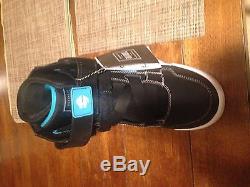 Humanoid Oracle Wake Board and Boots