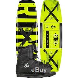 Ronix District Wakeboard Package with Divide Bindings 2017
